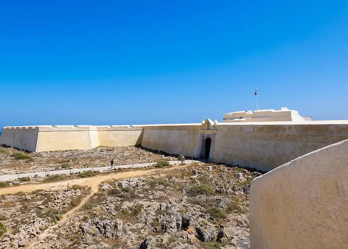Henry Matisse, Swimming Pool Apartament *
